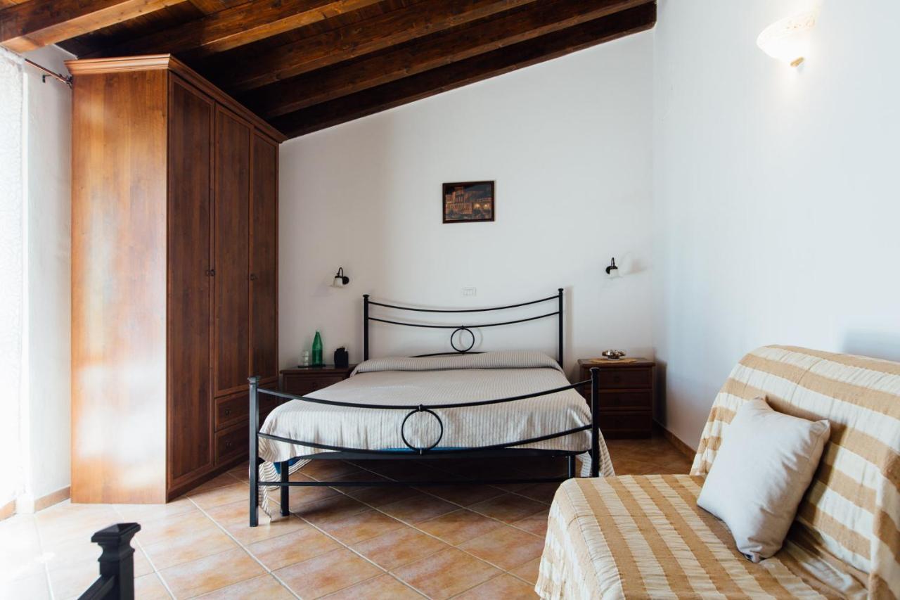 Agriturismo La Sorgente ฟอนเตบลันดา ภายนอก รูปภาพ